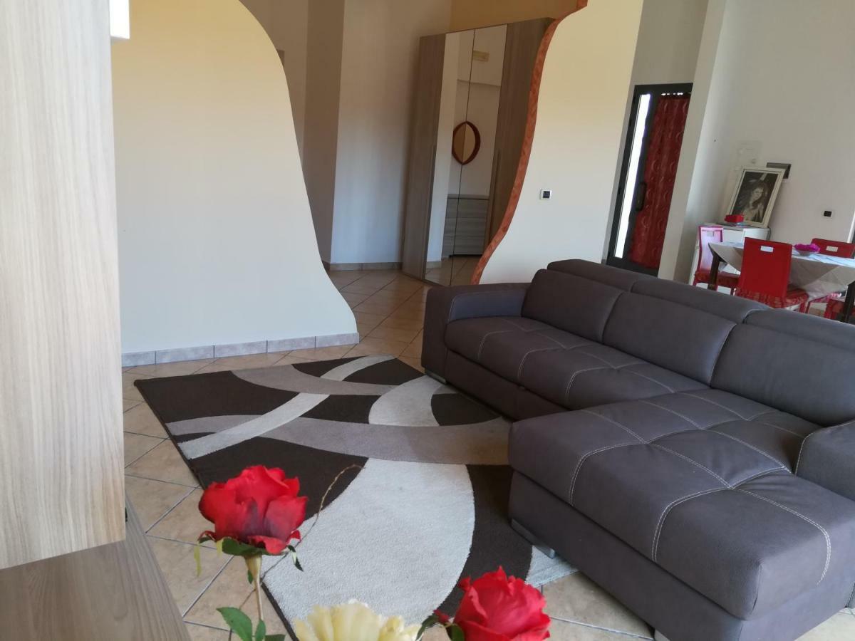 Dolce Casa Sara Villa Collemeto Eksteriør billede