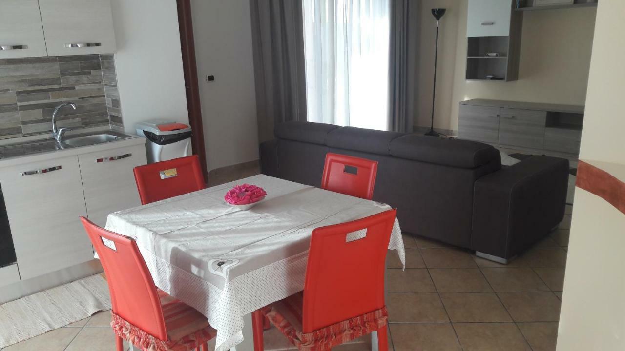 Dolce Casa Sara Villa Collemeto Eksteriør billede